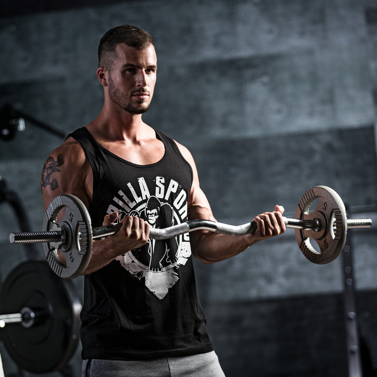 EZ bicepsa stienis 120 cm ar atsperu fiksatoriem