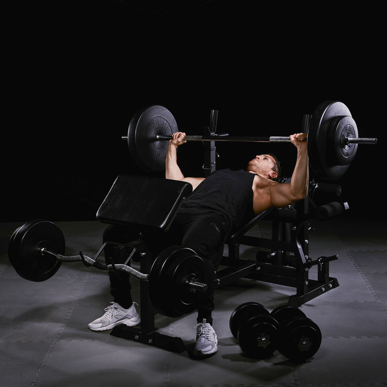 Regulējams daudzfunkcionāls sols max 280 kg, Black Edition