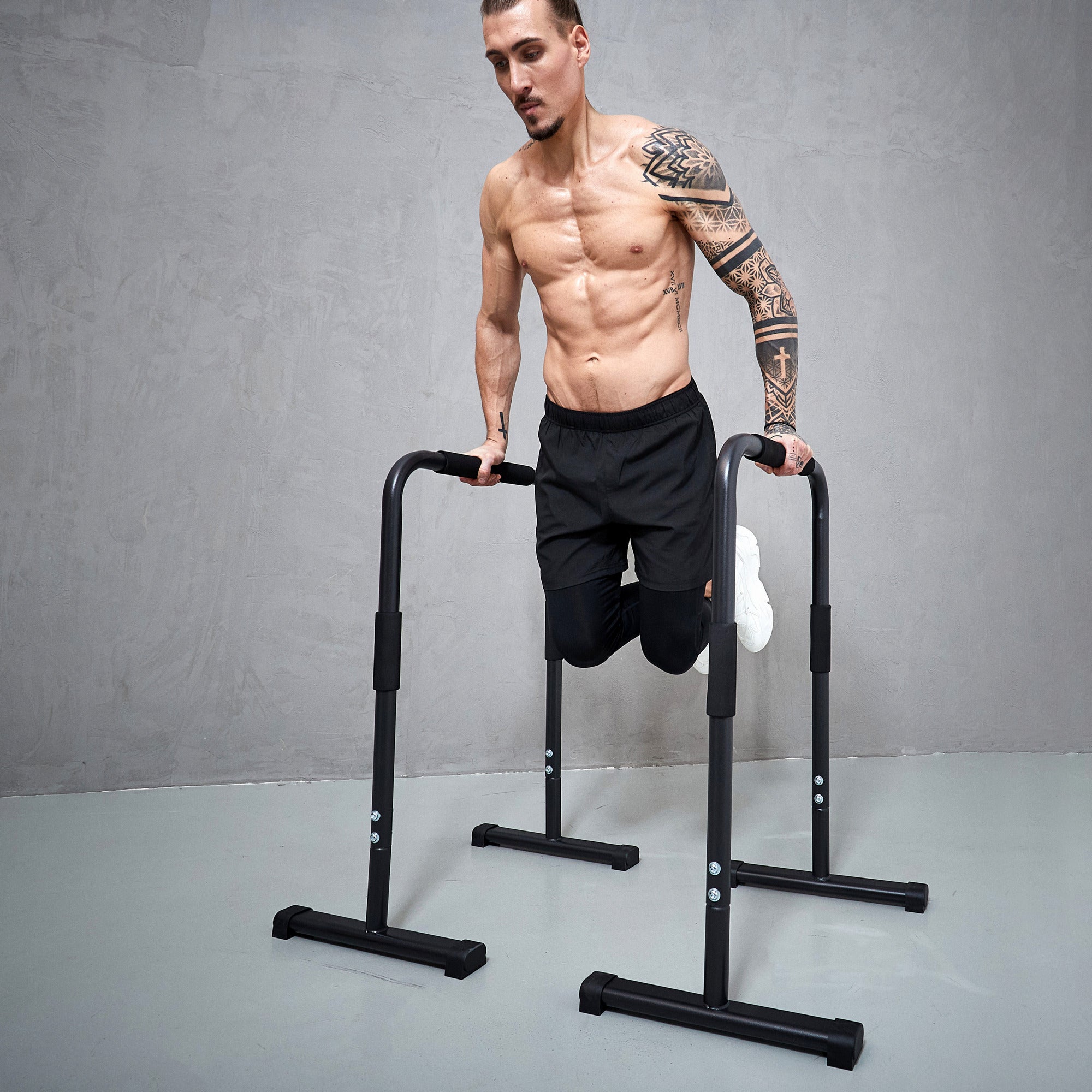 Līdztekas / atbalsta stieņi mājai 94 cm ķermeņa svara treniņiem