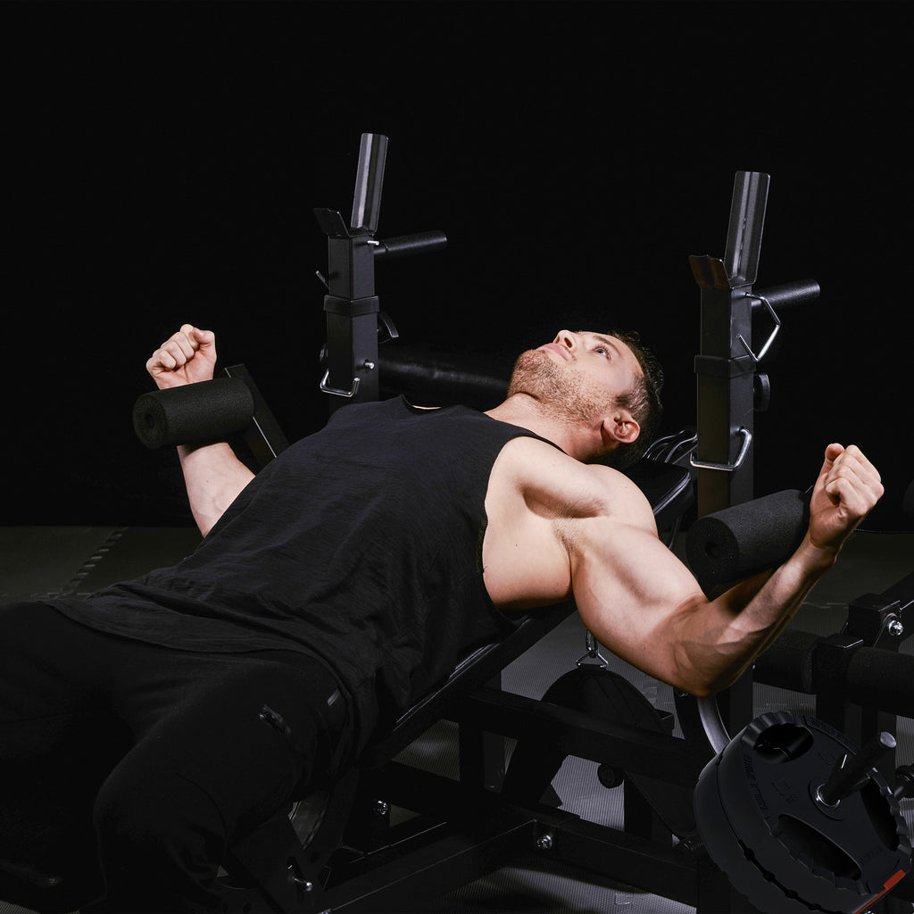 Daudzfunkcionāla treniņu stacija ar 100 kg Tri Grip svaru komplektu