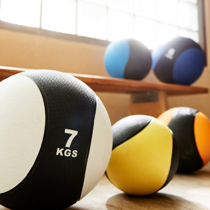 Medicīnas bumbu komplekts 1–3 kg, kopā 6 kg