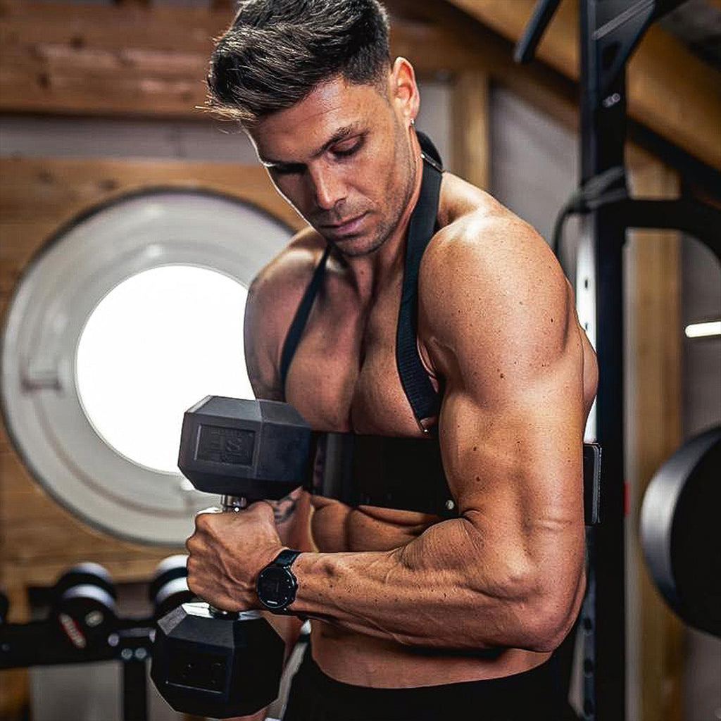 Arm Blaster bicepsa balsts ar kakla atbalstu